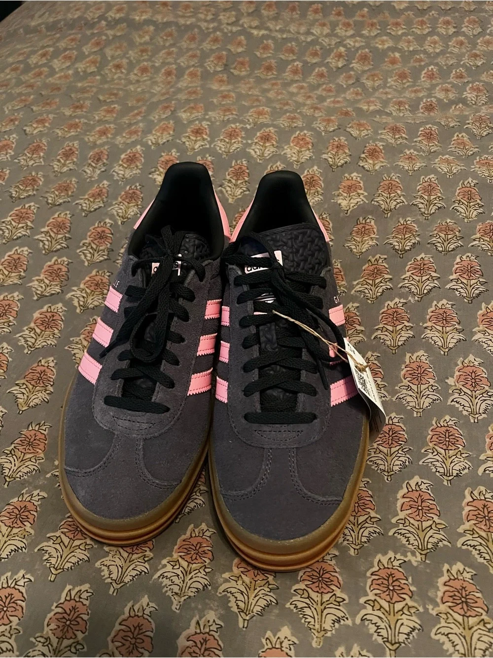 Big kids Adidas Gazelle platform Gray Suede Sneakers with Pink Stripes